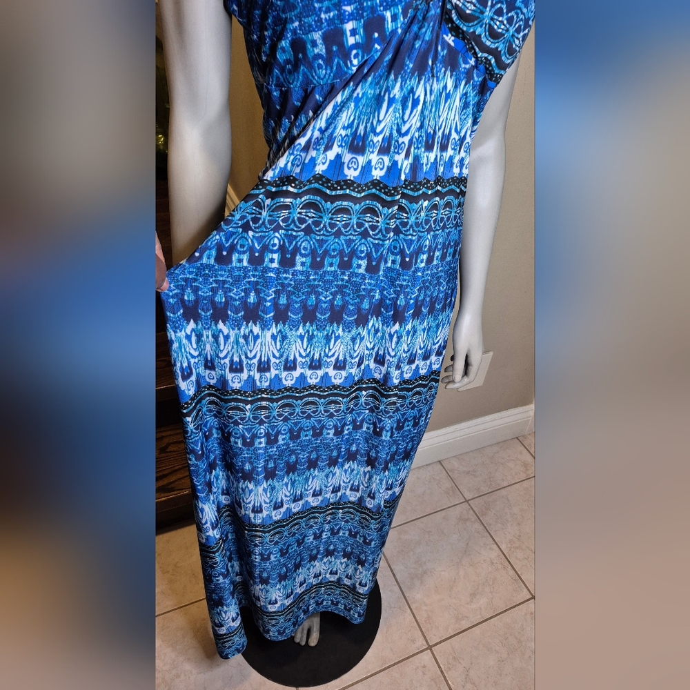 Elegant Blue Patterned Maxi Skirt by Mlle Gabrielle. - Picture 9 of 16